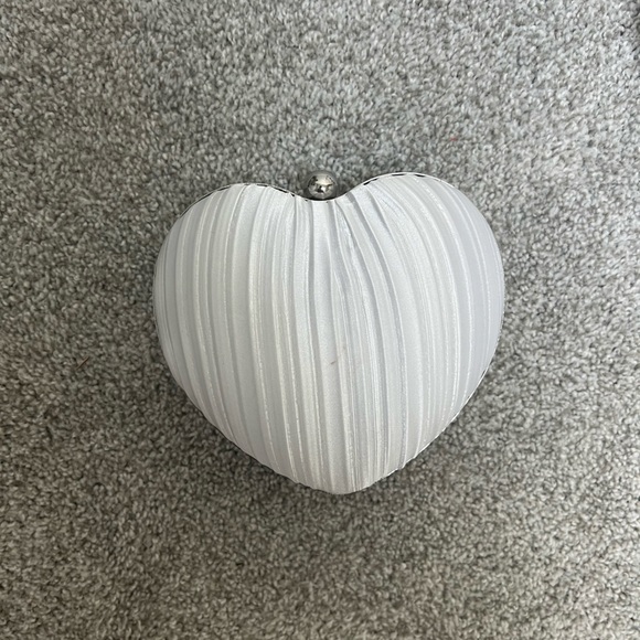 ASOS Heart Bag - Picture 2 of 3